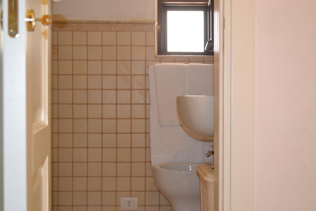 ホテル Trullo De Amicis N 5 アルベロベッロ 部屋 写真
